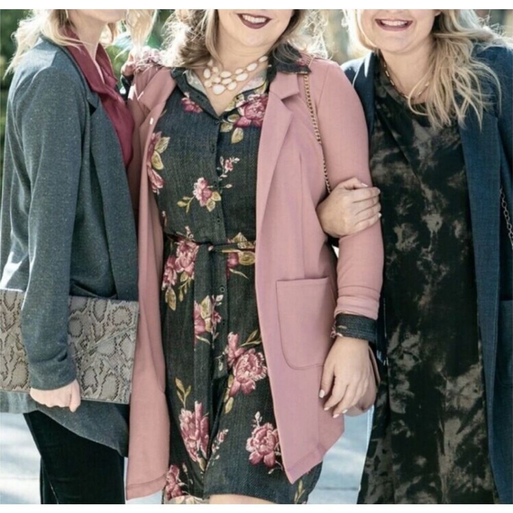 Lularoe Gwen pink artsy floral cozy size 2x button down blazer